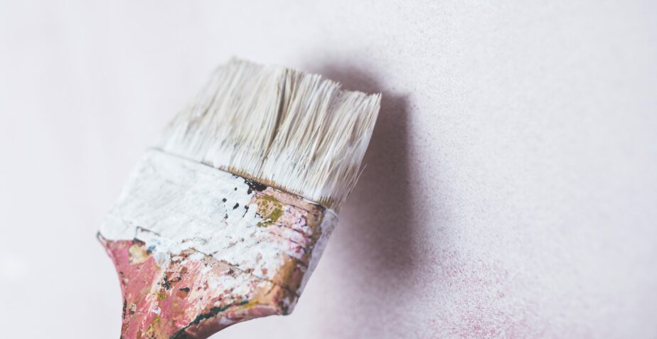 Peinture placo : comment bien préparer et peindre tes murs ?