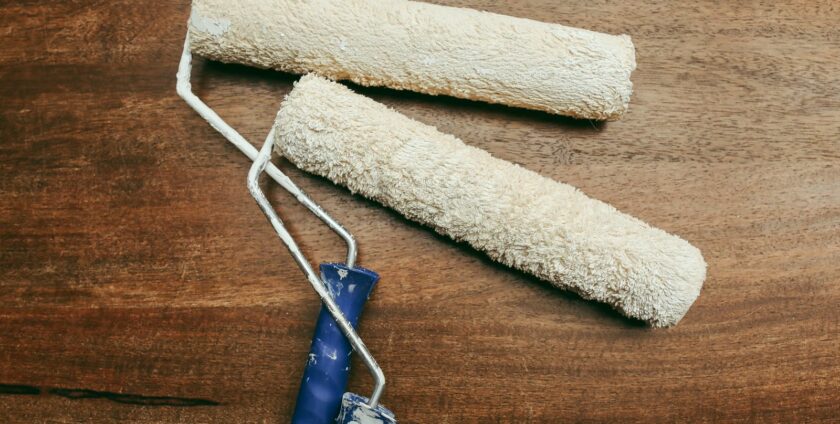 Rouleau de peinture avec manchon et manche - guide pour bien choisir