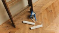 Peindre son parquet en bois : guide pratique étape par étape