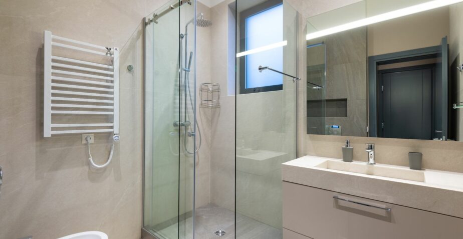 Rénover sa salle de bain soi-même : guide pratique étape par étape
