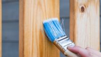 Comment peindre ses plinthes en bois : la méthode pas à pas